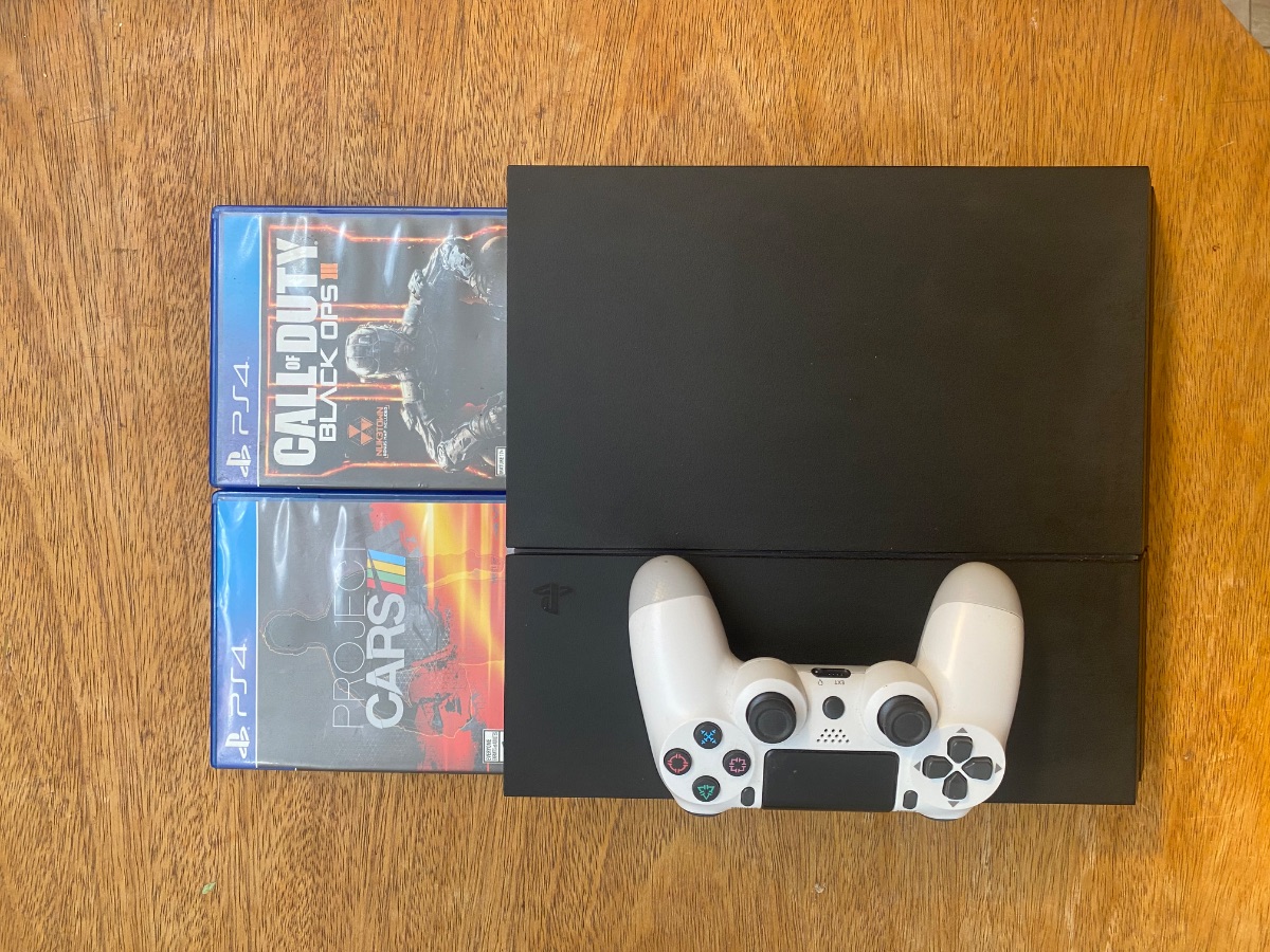 Sony Playstation 4 500 Gb Fat - 2 Juegos - 1 Joystick