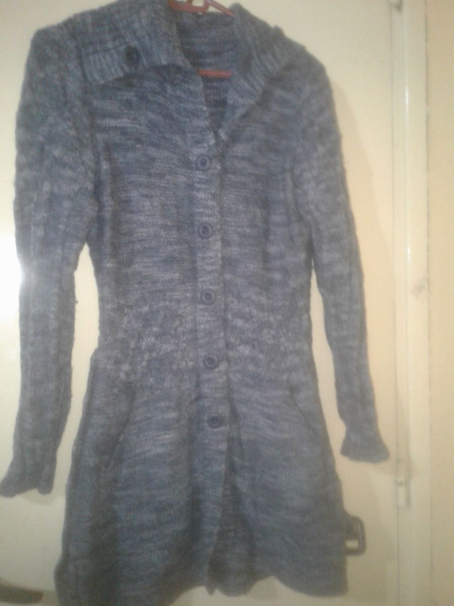 Saco artesanal con botones y lazo largo   