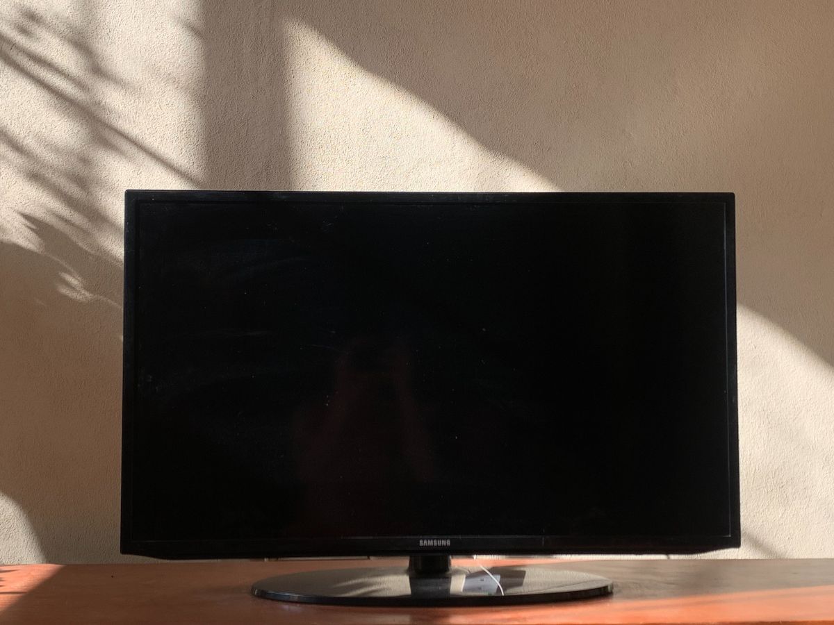 Televisor LED Samsung SMARTV 40 Pulgadas Modelo: UN40EH5300G