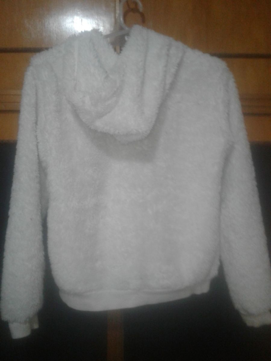 Campera con cierre  capucha  