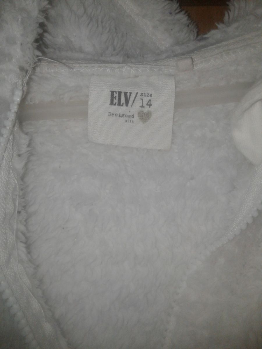 Campera con cierre  capucha  