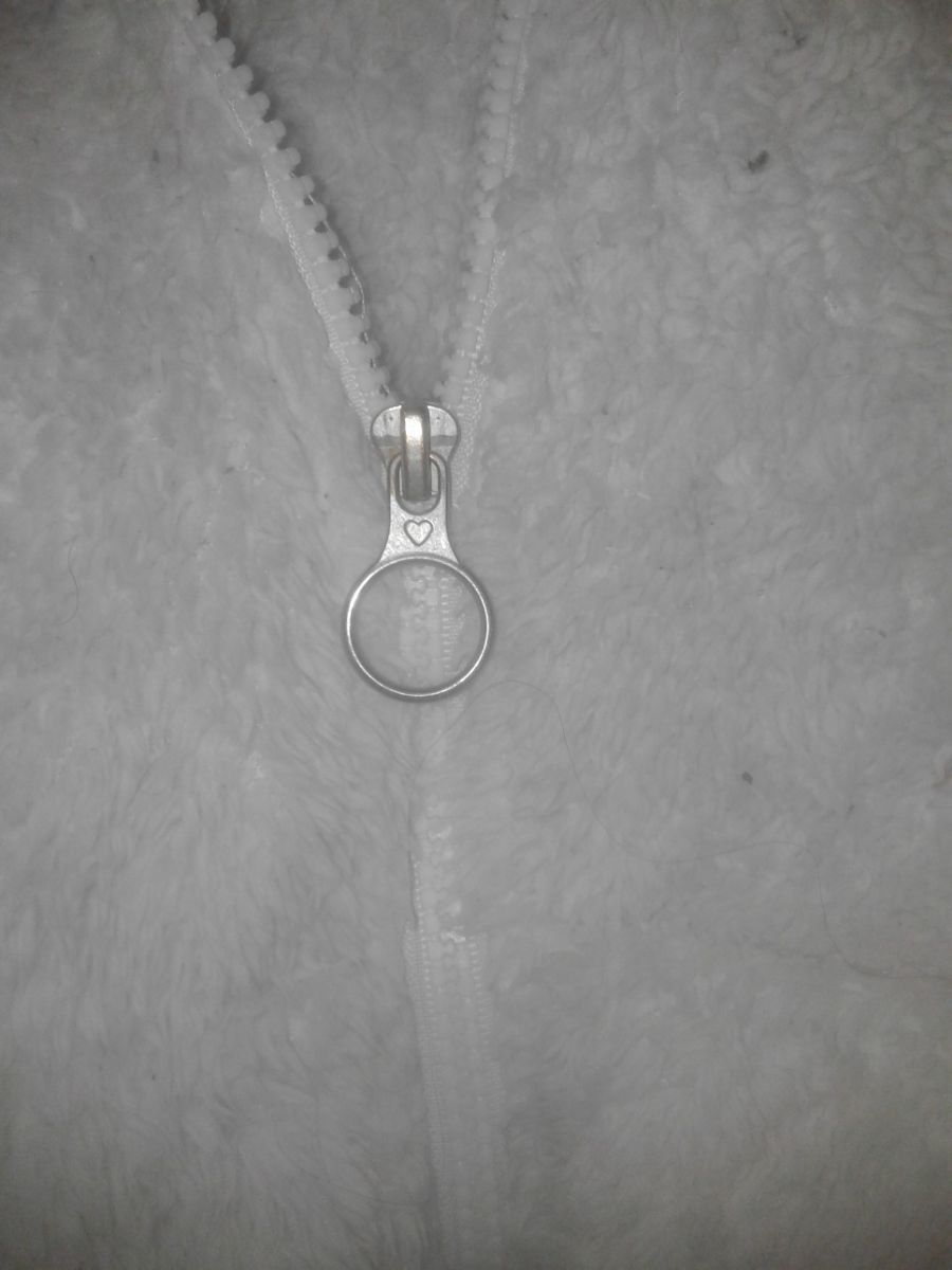 Campera con cierre  capucha  