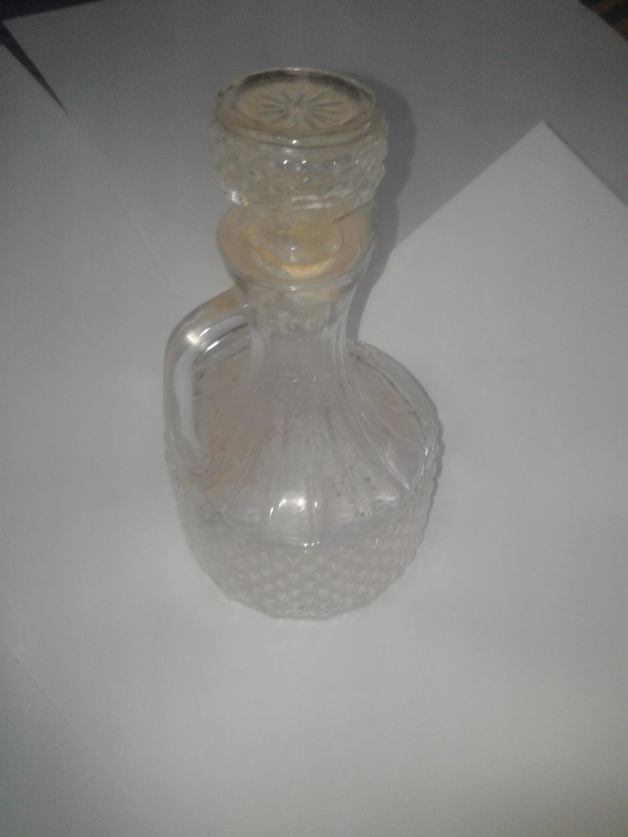 Licorera  tallada 