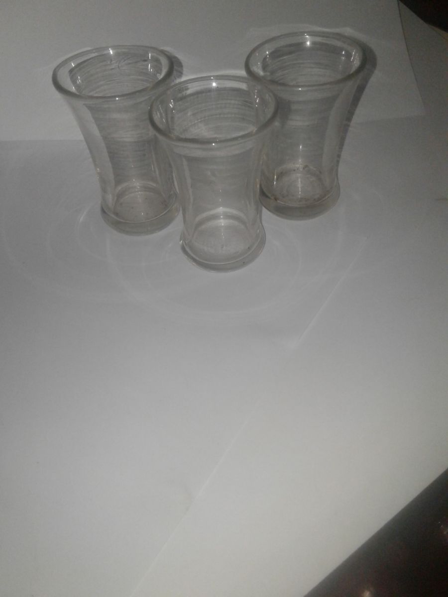 3  vasos  shot toc toc Marca vals Lambert Belquique