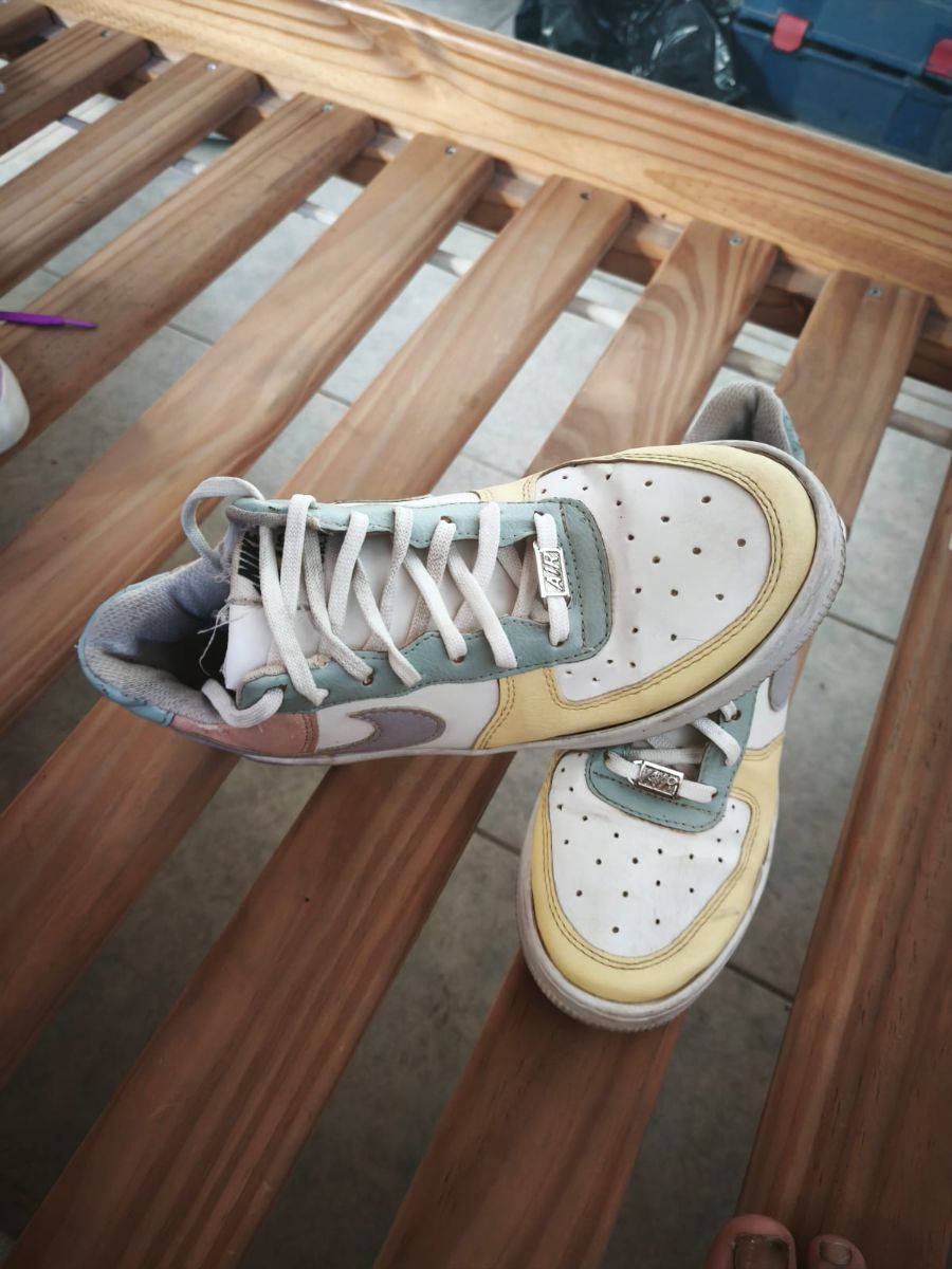 Zapatillas usadas y sandalias nuevas talle 37