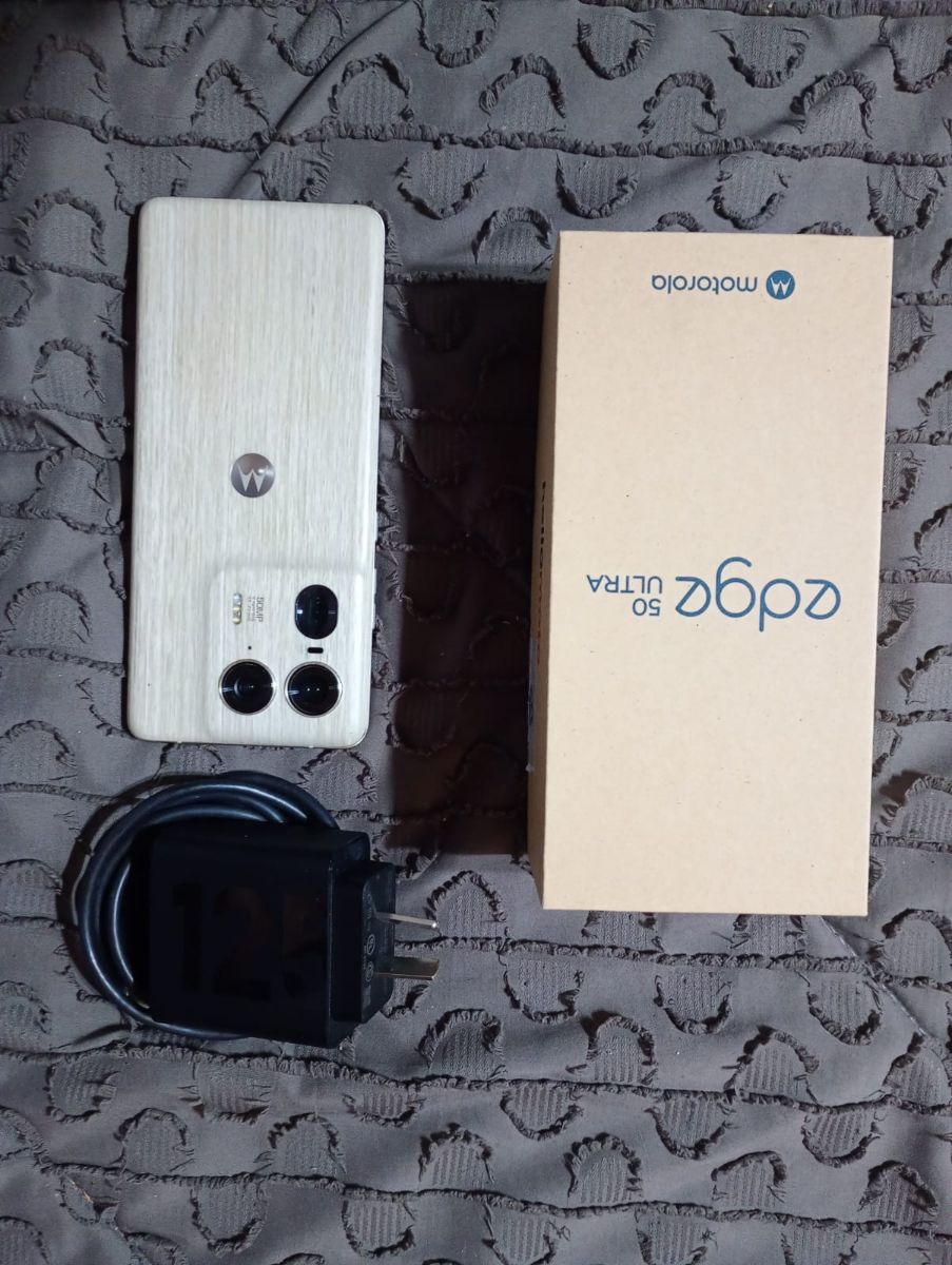 Motorola edge 50 ultra en buen estado 