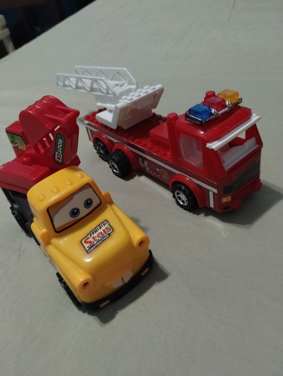 Set de 7 camiones de juguetes 