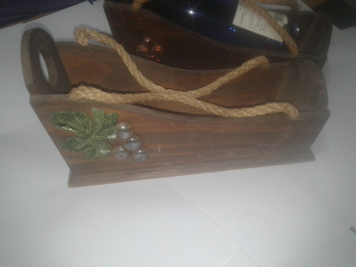 2 porta botellas y 1 baul cofre de madera