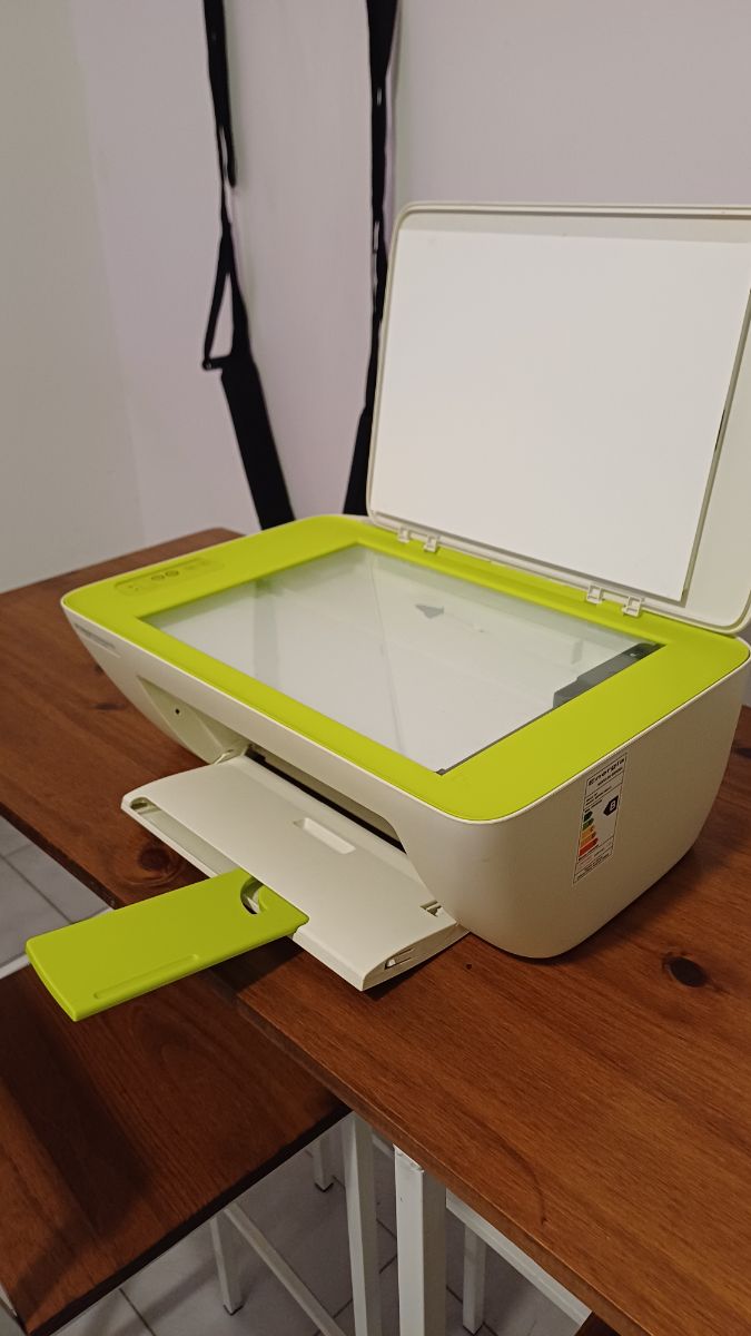 Impresora Multifunción A Color Hp Deskjet Ink 2135 