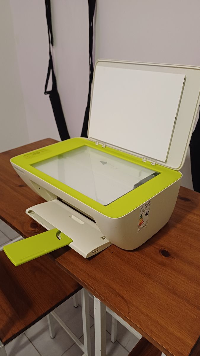 Impresora Multifunción A Color Hp Deskjet Ink 2135 