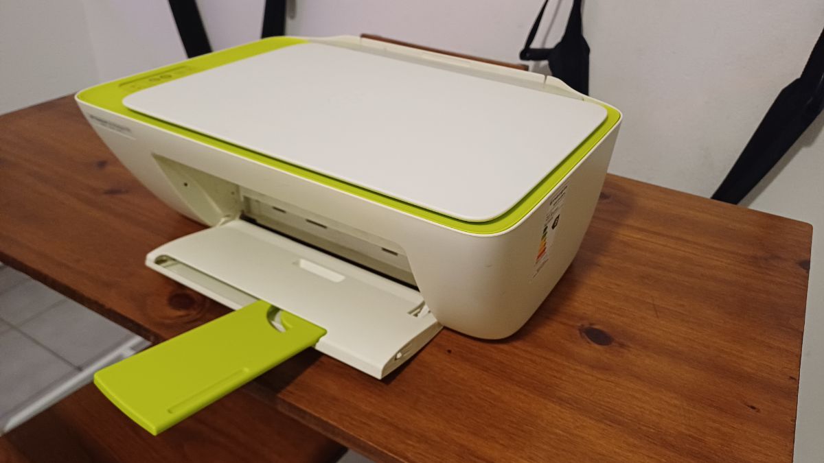 Impresora Multifunción A Color Hp Deskjet Ink 2135 