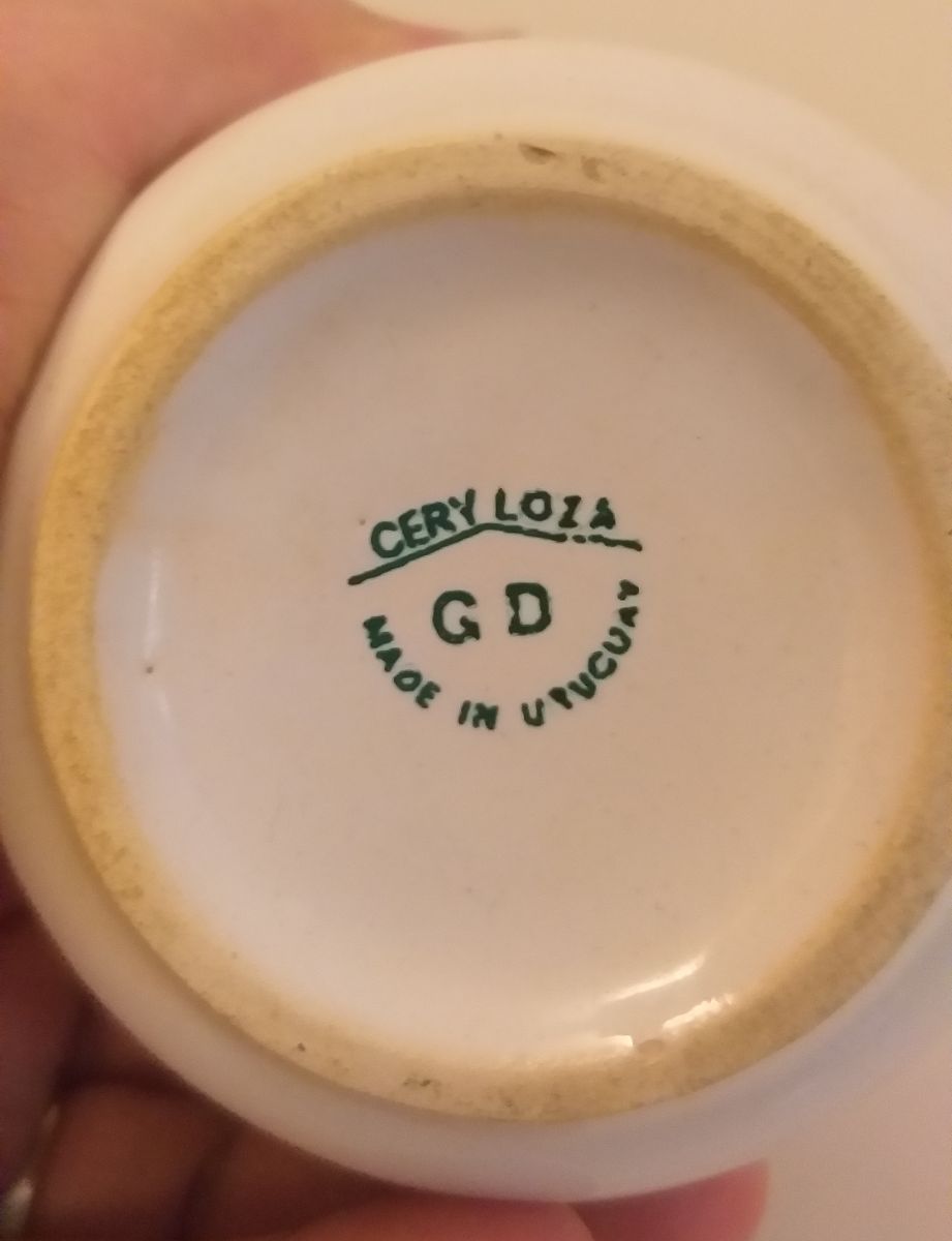 LIQUIDO FUENTES OVALADAS UNA DE HOLANDA Y OTRA DE FINLANDIA, LECHERA Y AZUCARERA URUGUAYA