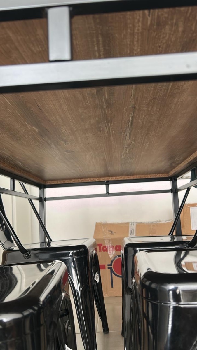 Vendo mesa (sin las sillas)