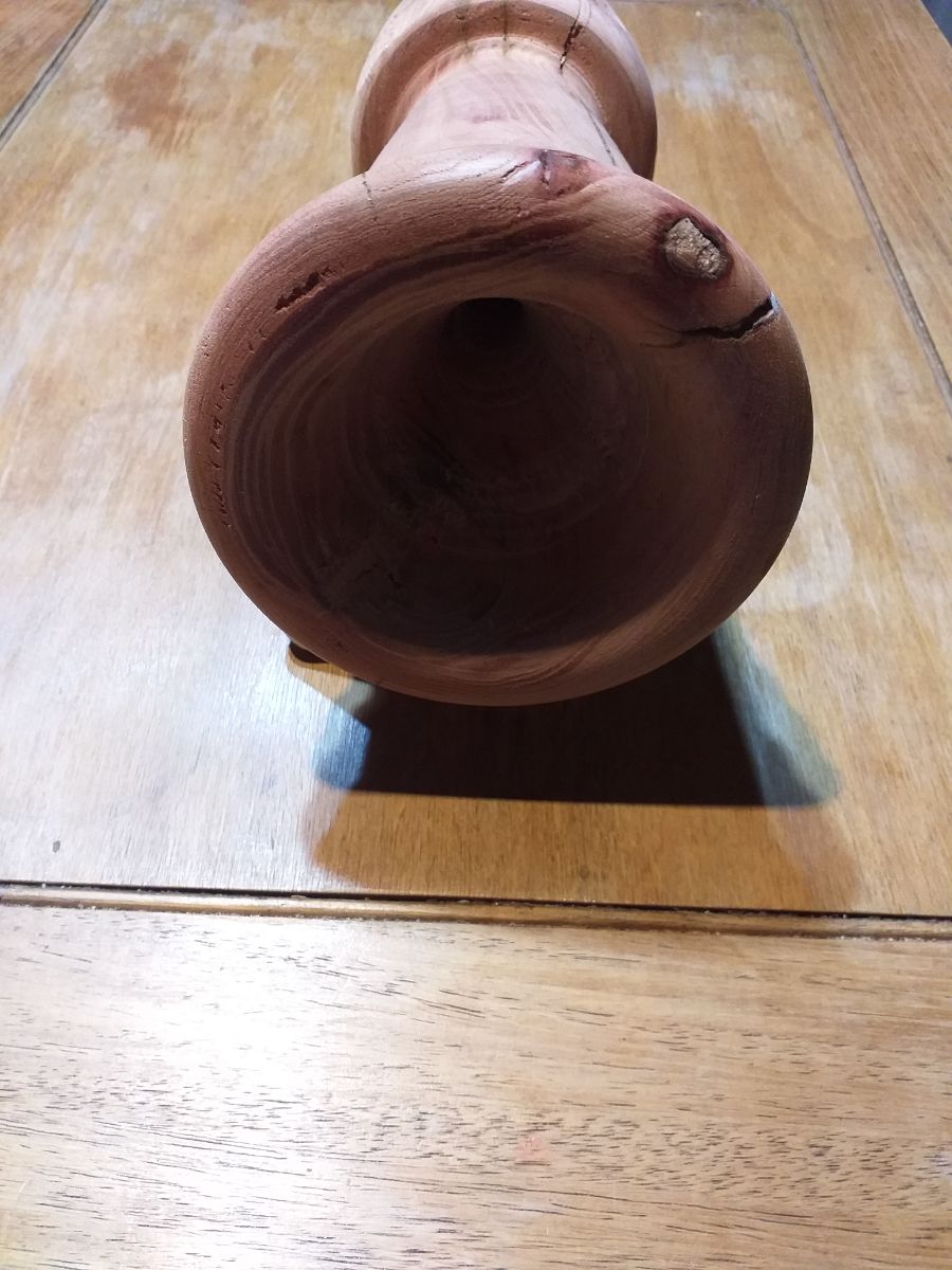 Parlante de madera funcional 