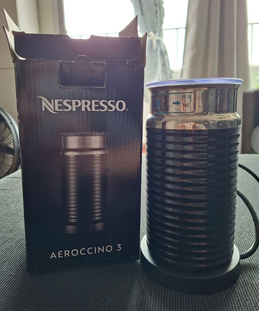 Cafetera Nespresso Inissia + Aeroccino 3 espumador de leche