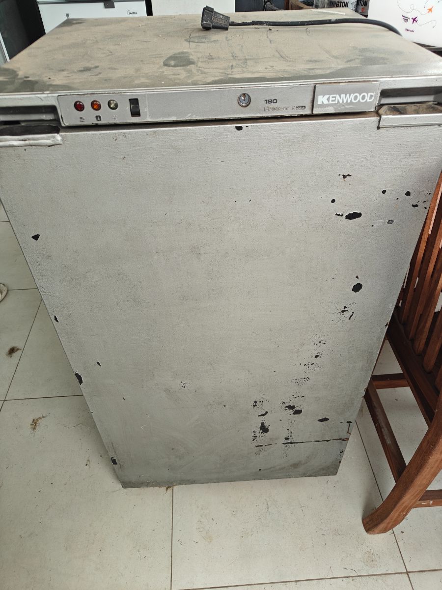 Freezer KENWOOD a Reparar no arranca el compresor 