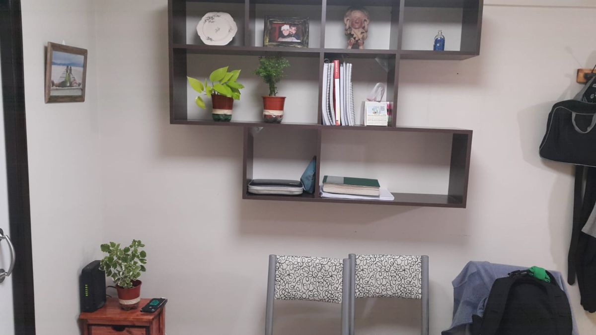 Estantería de pared en melamina color chocolate – 144x100x25 cm