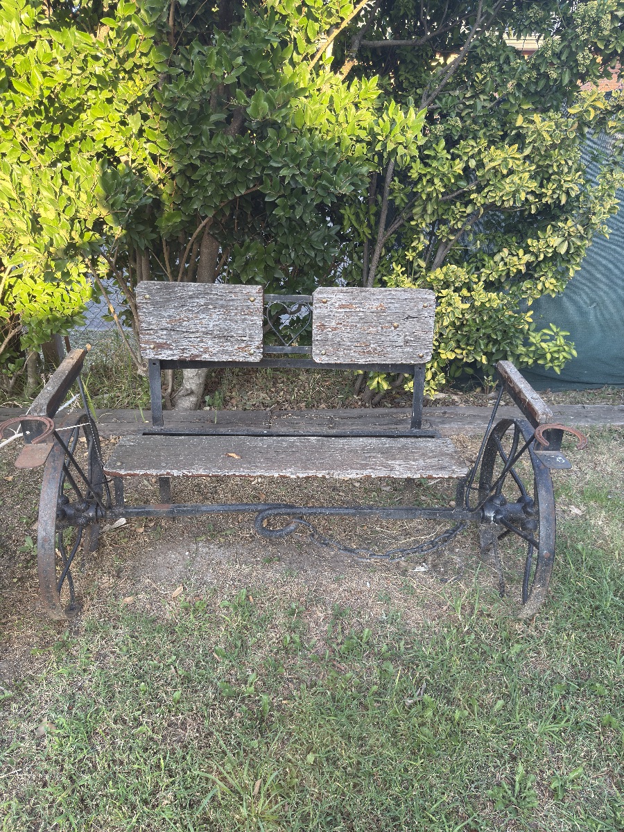 Banco antiguo de jardin