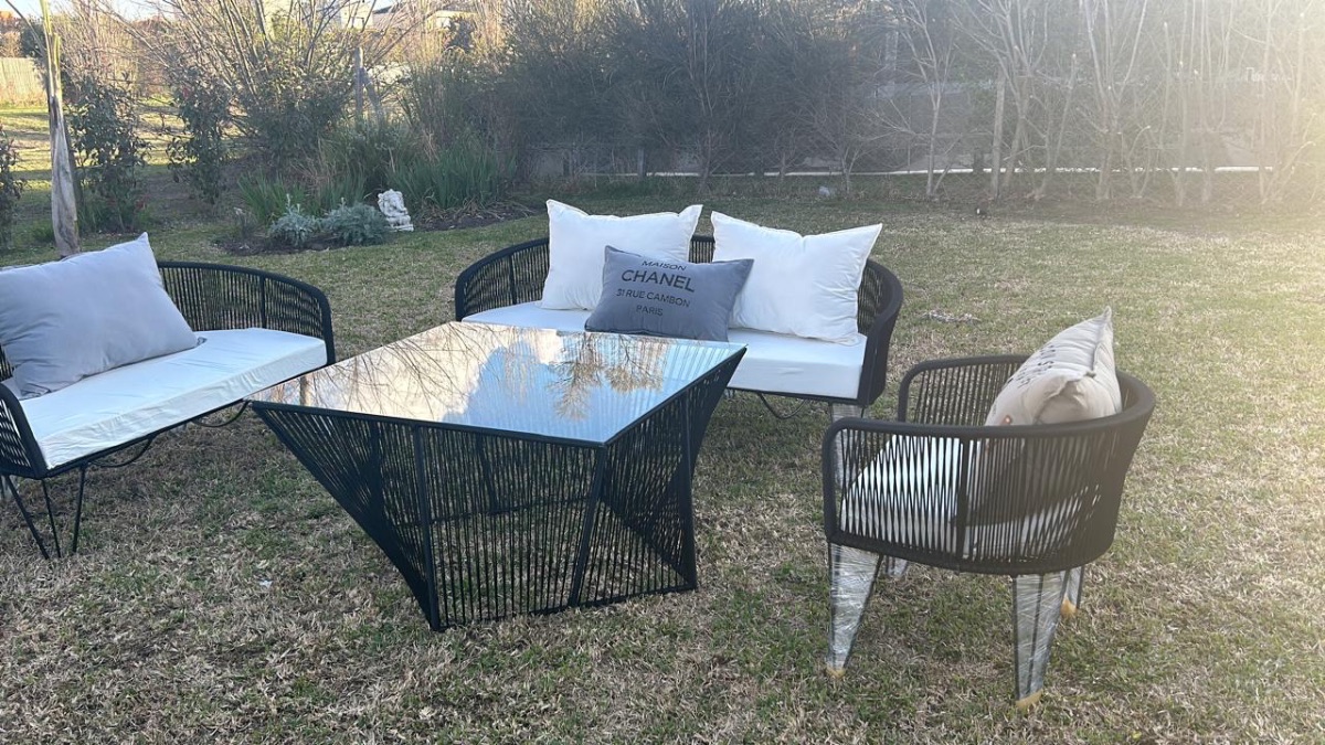 Set sillones exterior moderno + mesa vidrio (sin almohadones)