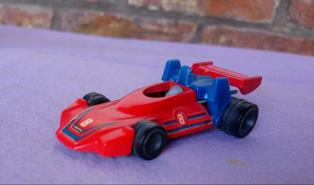 2 Autos Jet a escala BT44 Blanco y BT44X Rojo