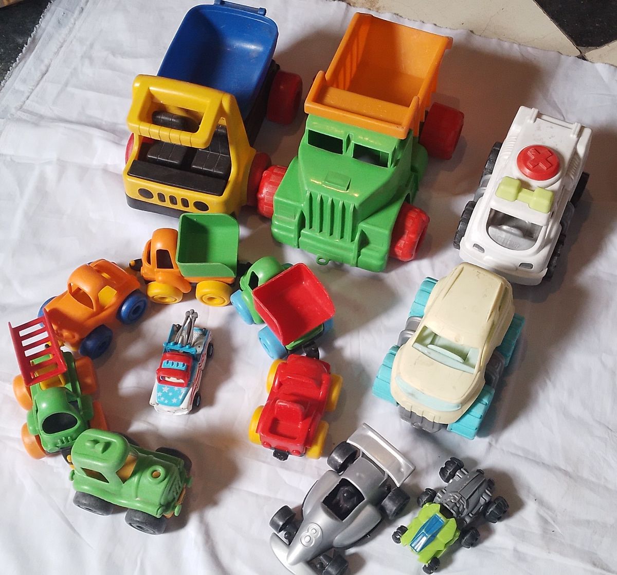 Lote de Juguetes Camiones y autos