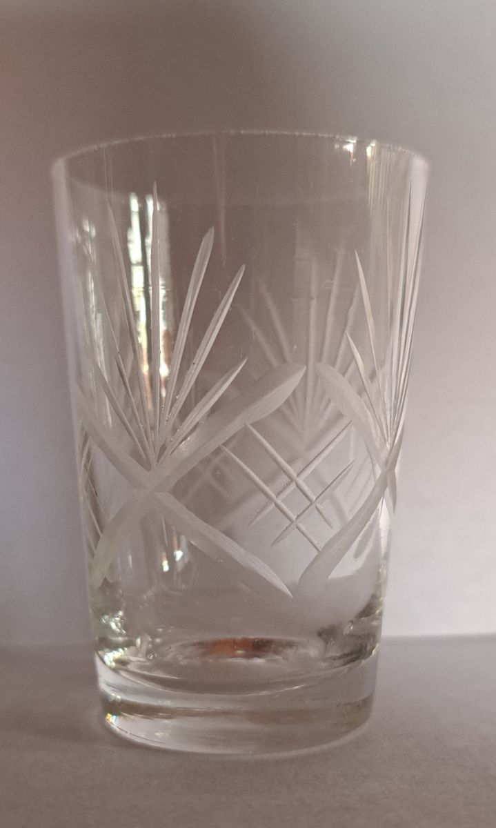 Vasos de cristal tallados a mano para licores