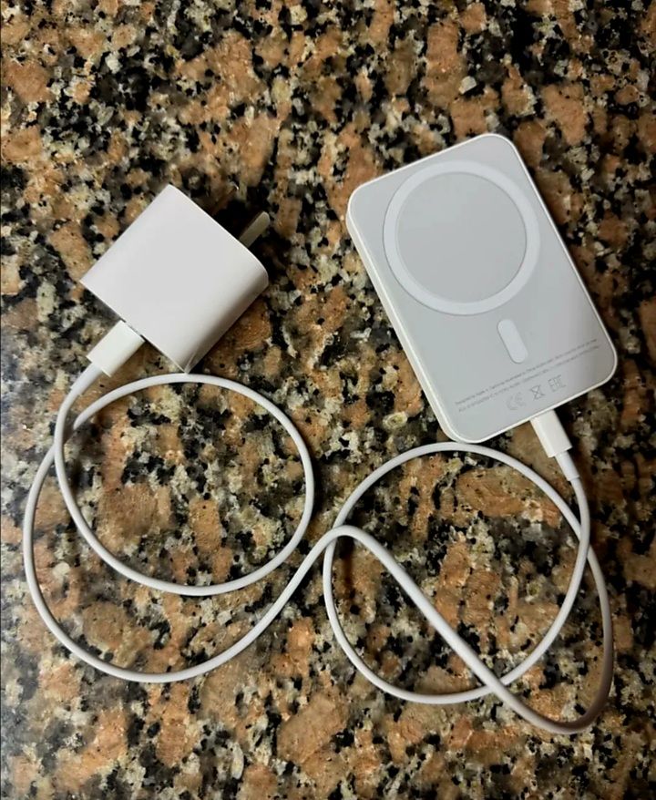 Cargador portátil iphone 12-16 20w