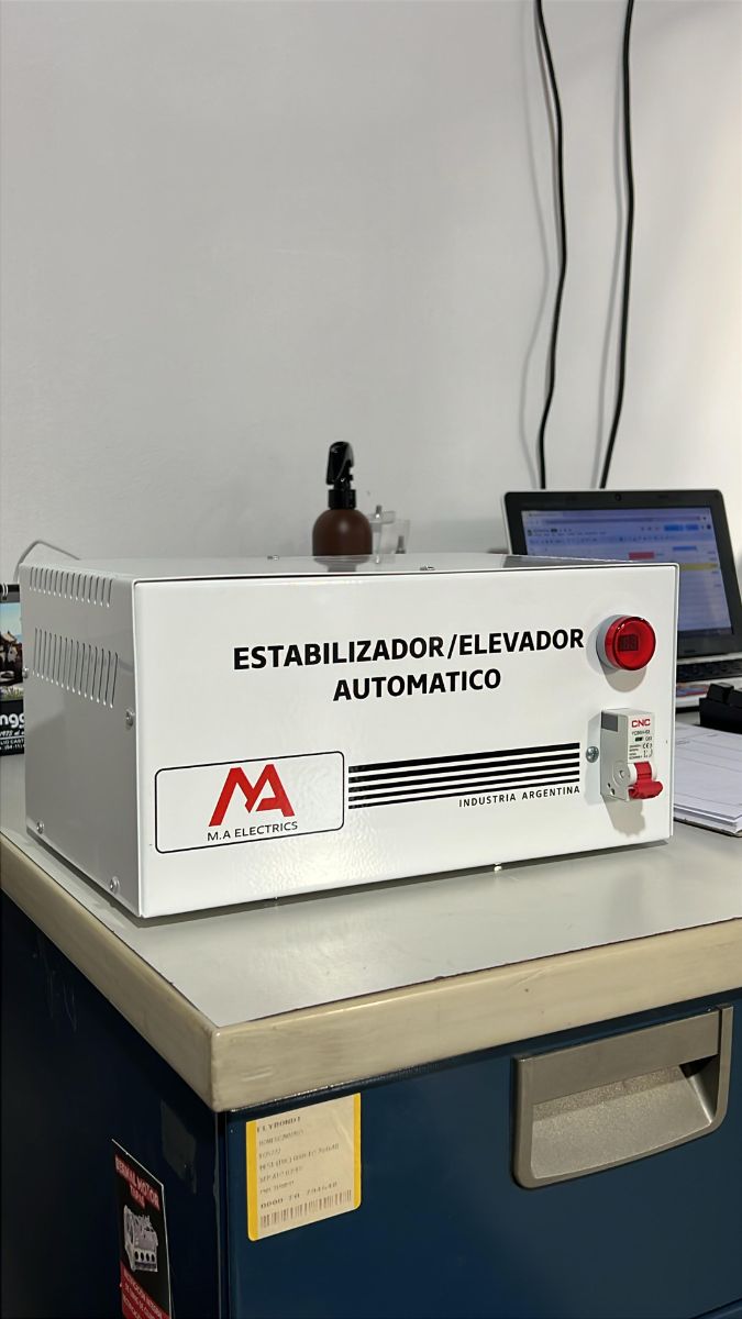 Estabilizador de tensión automático 