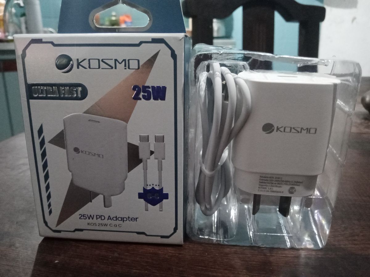 Cargador para celular kOSMO