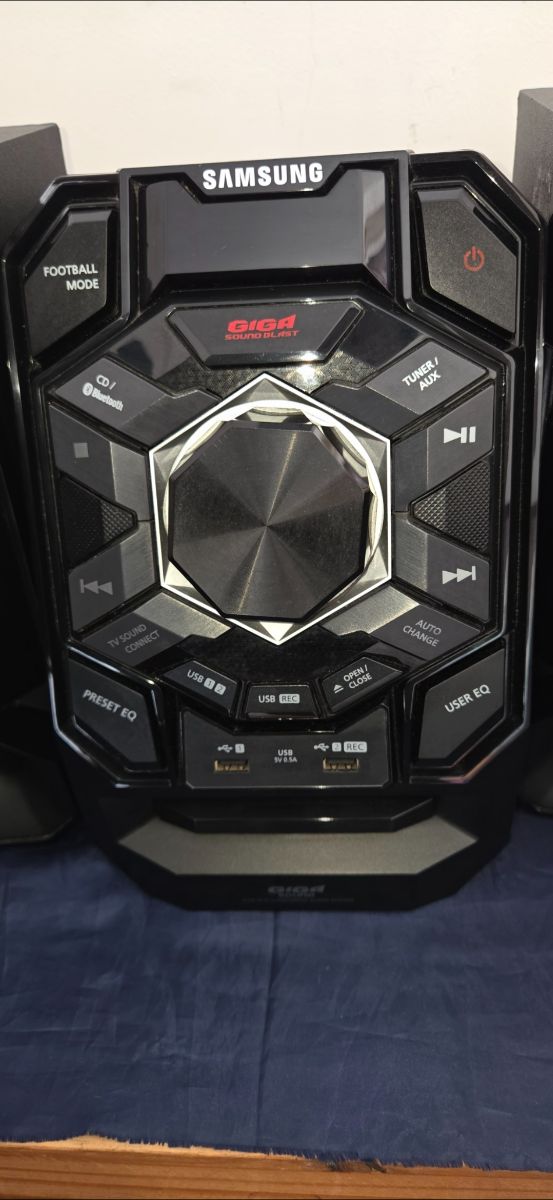 Samsung Giga Sound Blast