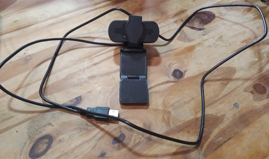 Cámara Web Gadnic FHD 1080p Micrófono 30 FPS Múltiple Sistema Operativo 