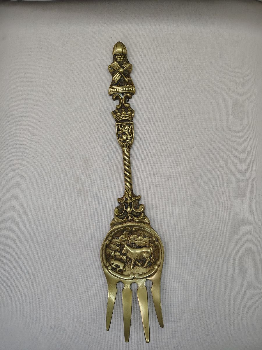 Antiguo tenedor de bronce - Decorativo -
