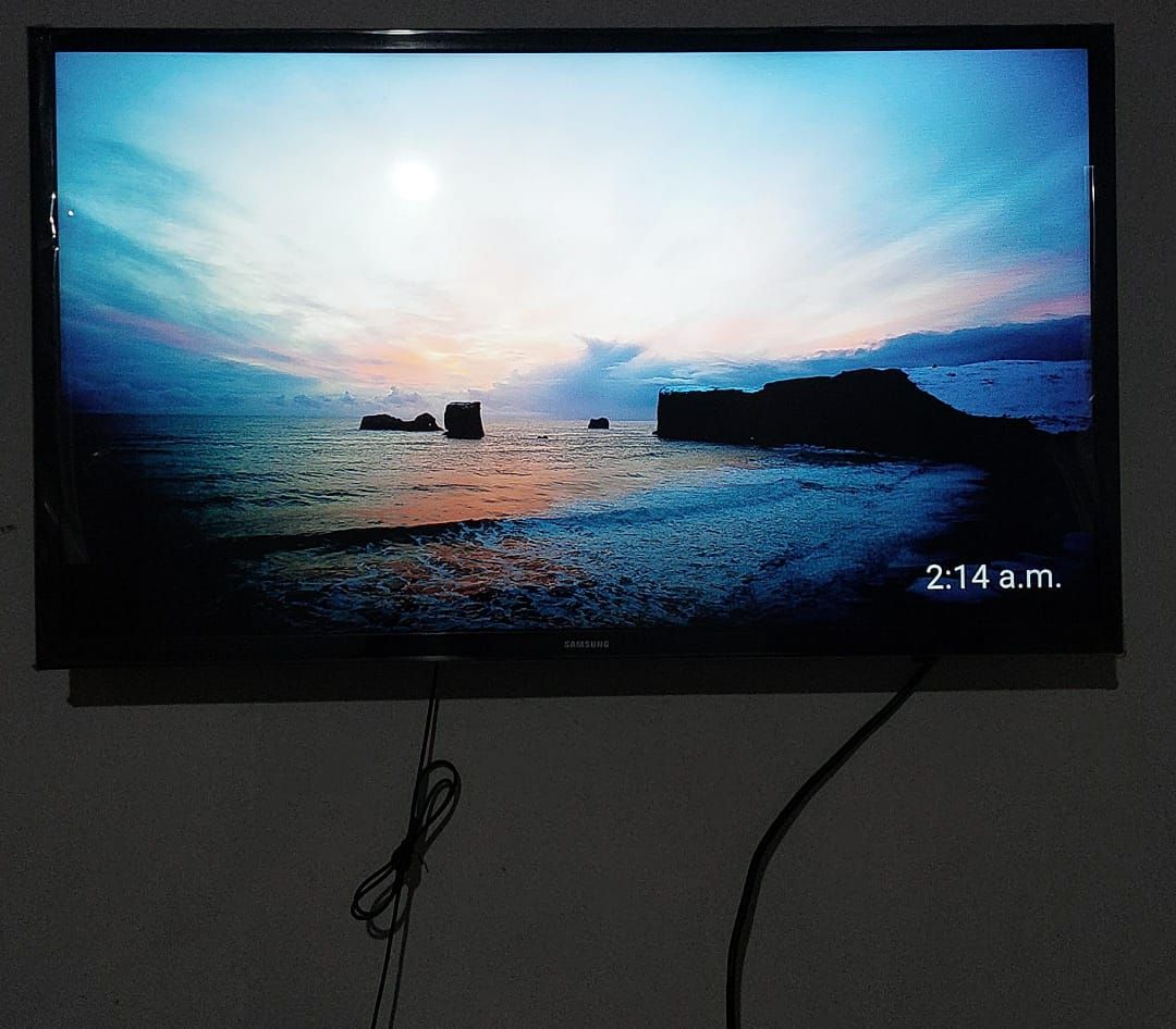 Samsung HD TV Series T4300 32" (leer desc.)