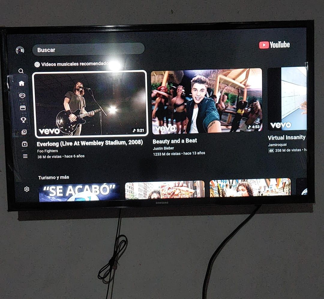 Samsung HD TV Series T4300 32" (leer desc.)