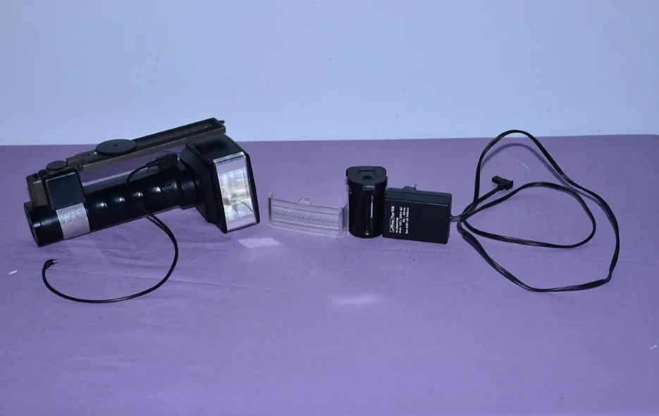 Flash Metz Cl3 45 Completo, Con Jaula Para Pilas Y Cargador.