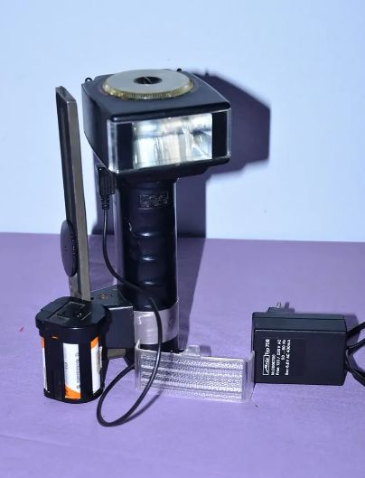 Flash Metz Cl3 45 Completo, Con Jaula Para Pilas Y Cargador.