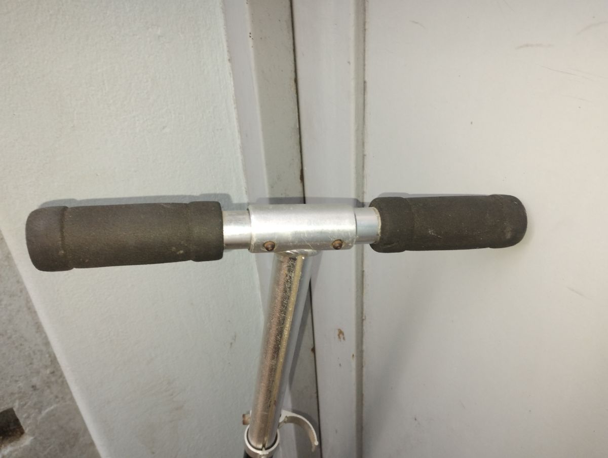 Monopatín Madd Gear Original - Resistente y Funcional