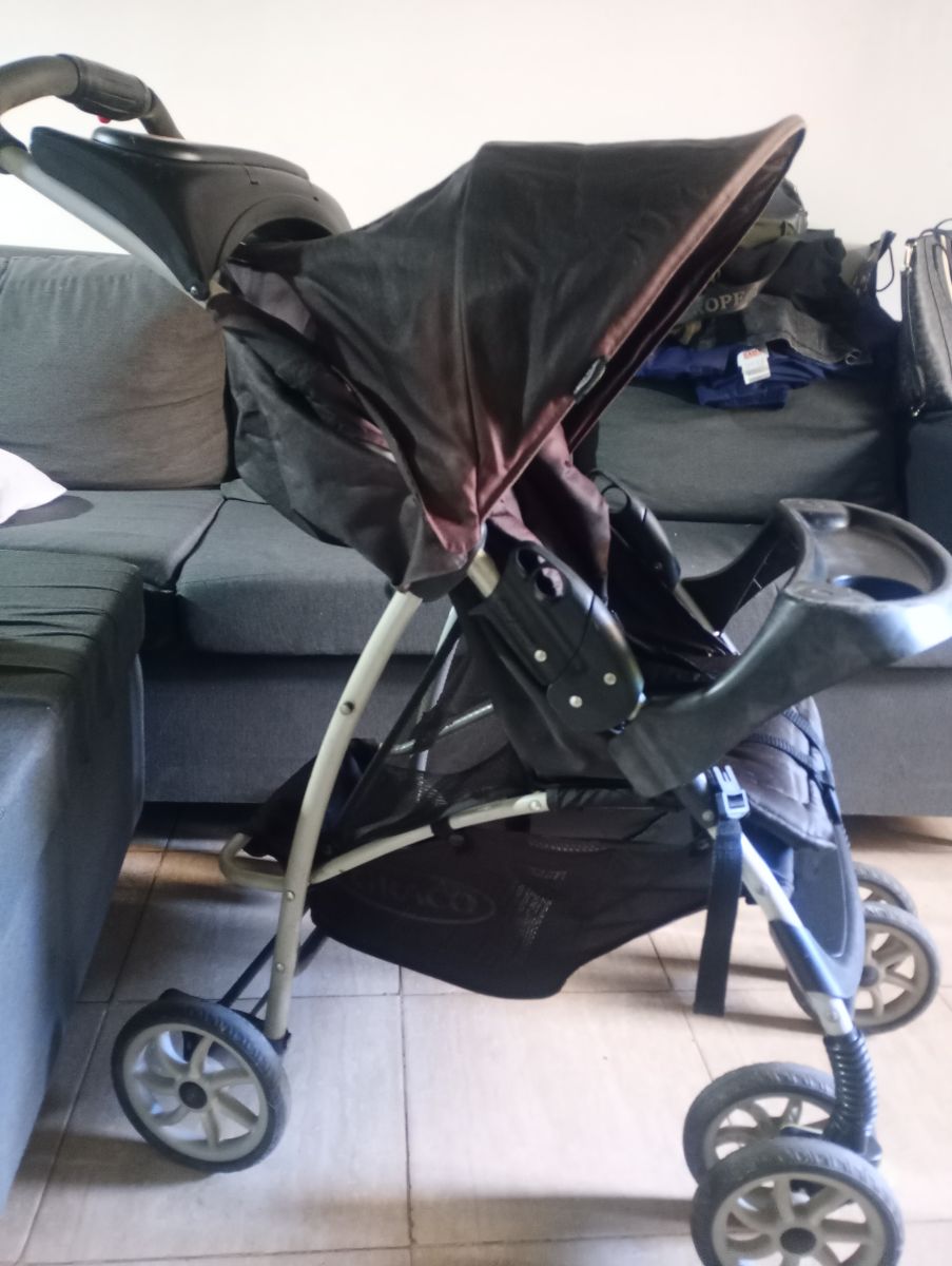 Coche de bebe con huevito y butaca para auto en buen estado