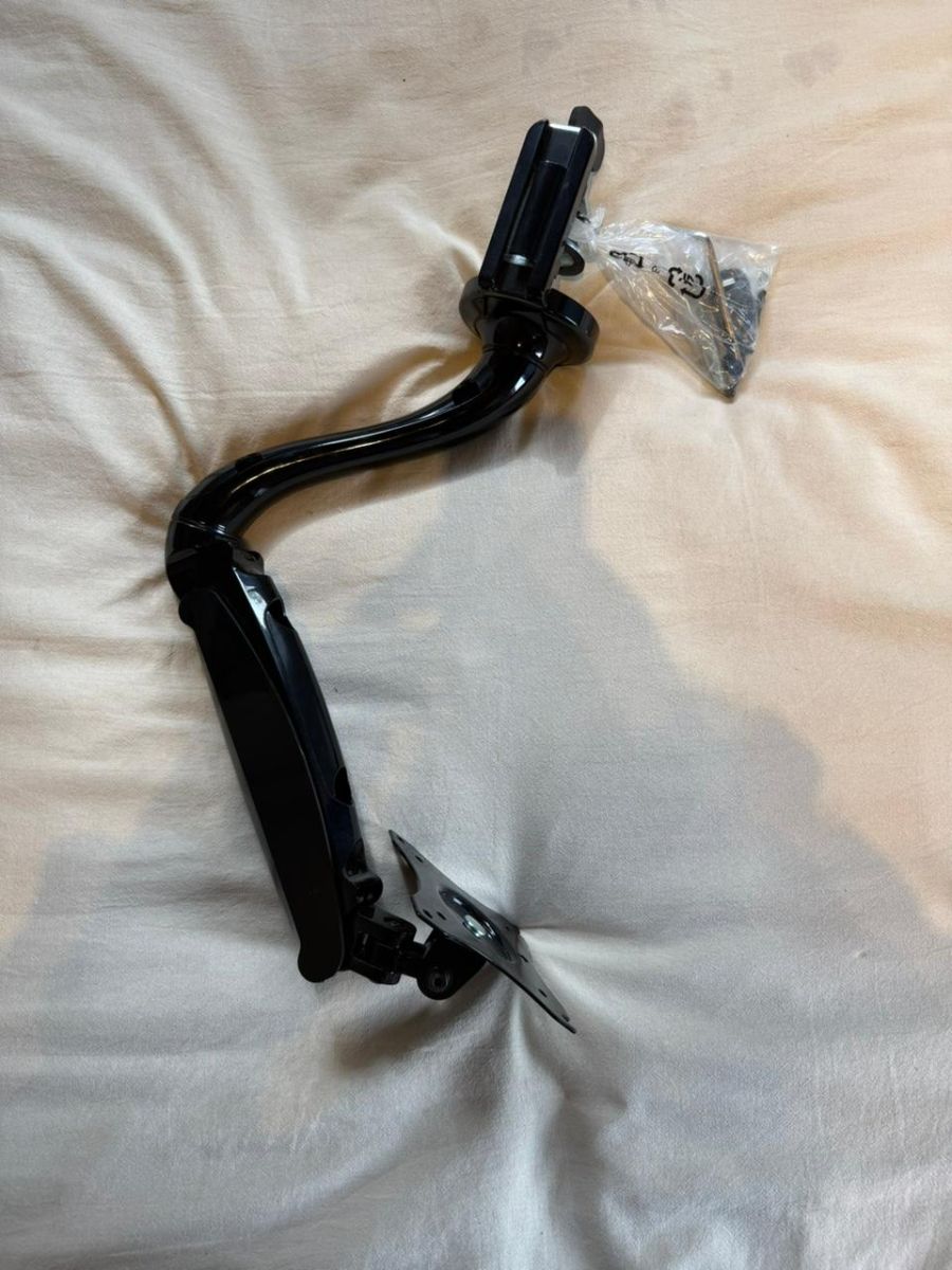 Brazo articulado para monitor tipo hidráulico