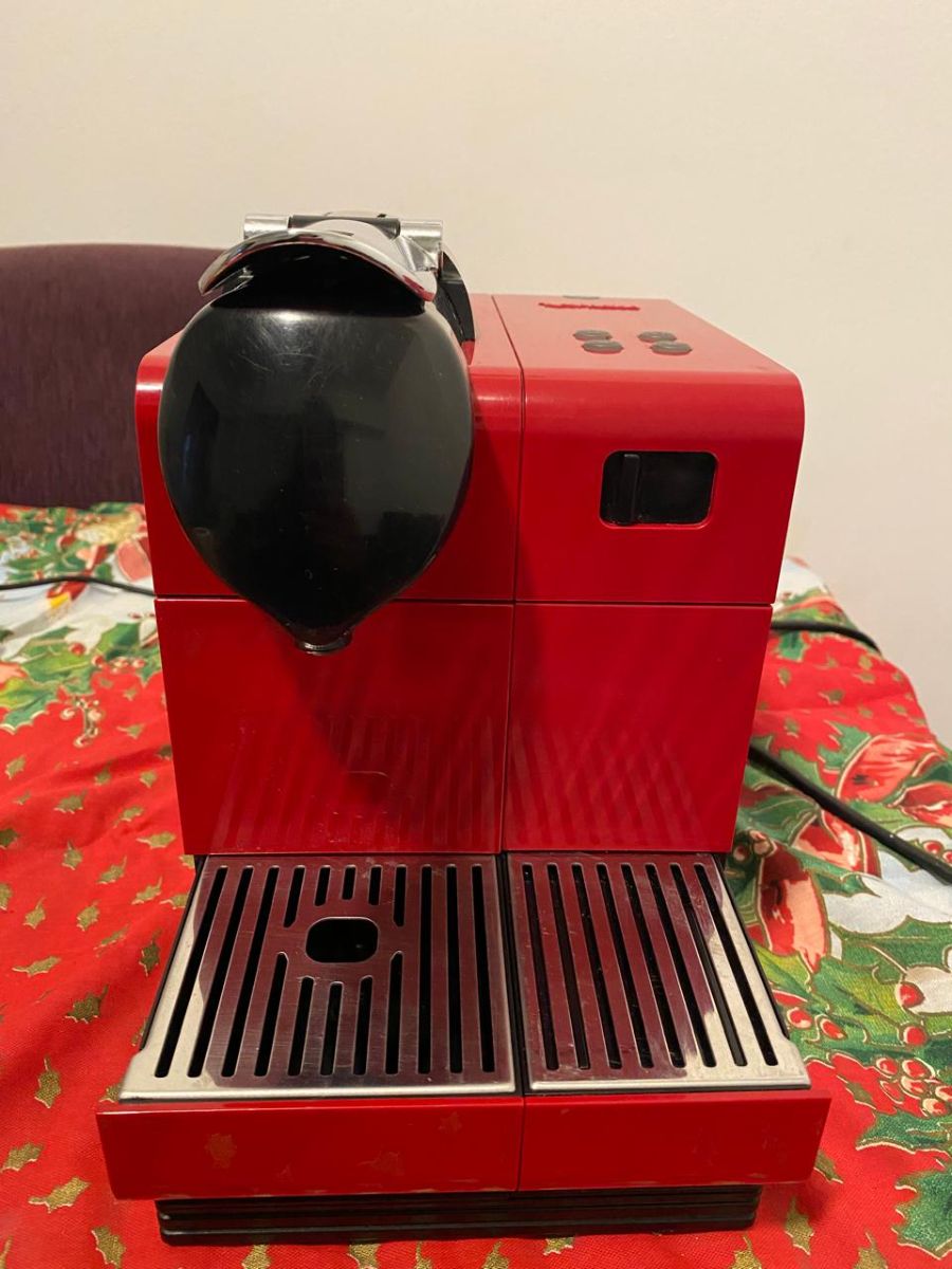 Cafetera Nespresso Lattissima+ Roja F411 - 19 Bares - Fabricada en Italia