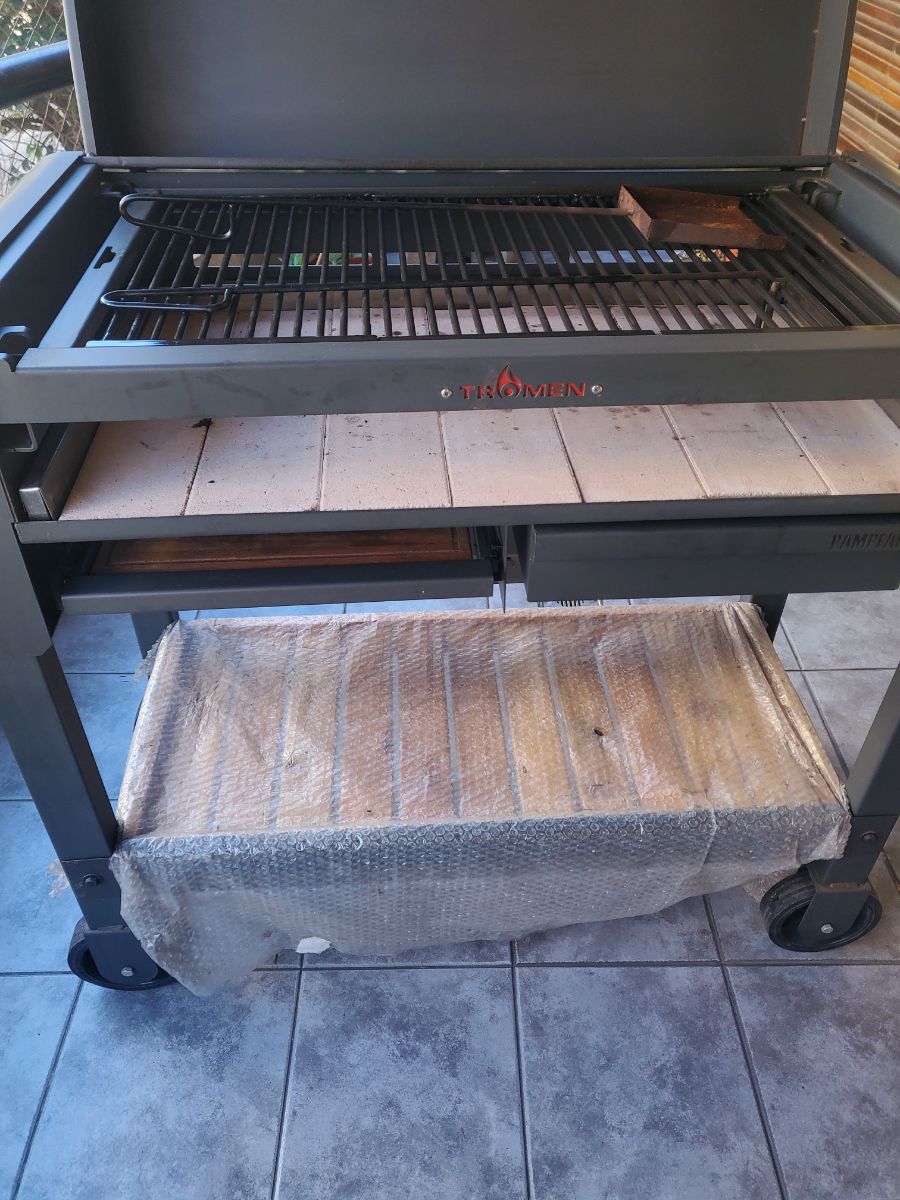 Parrilla Tromen Pampeana