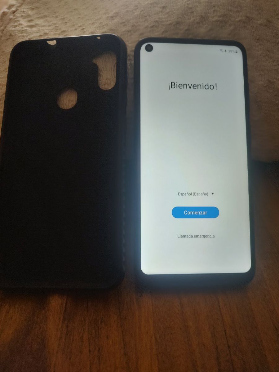 Celular samsung a 11 con detalle