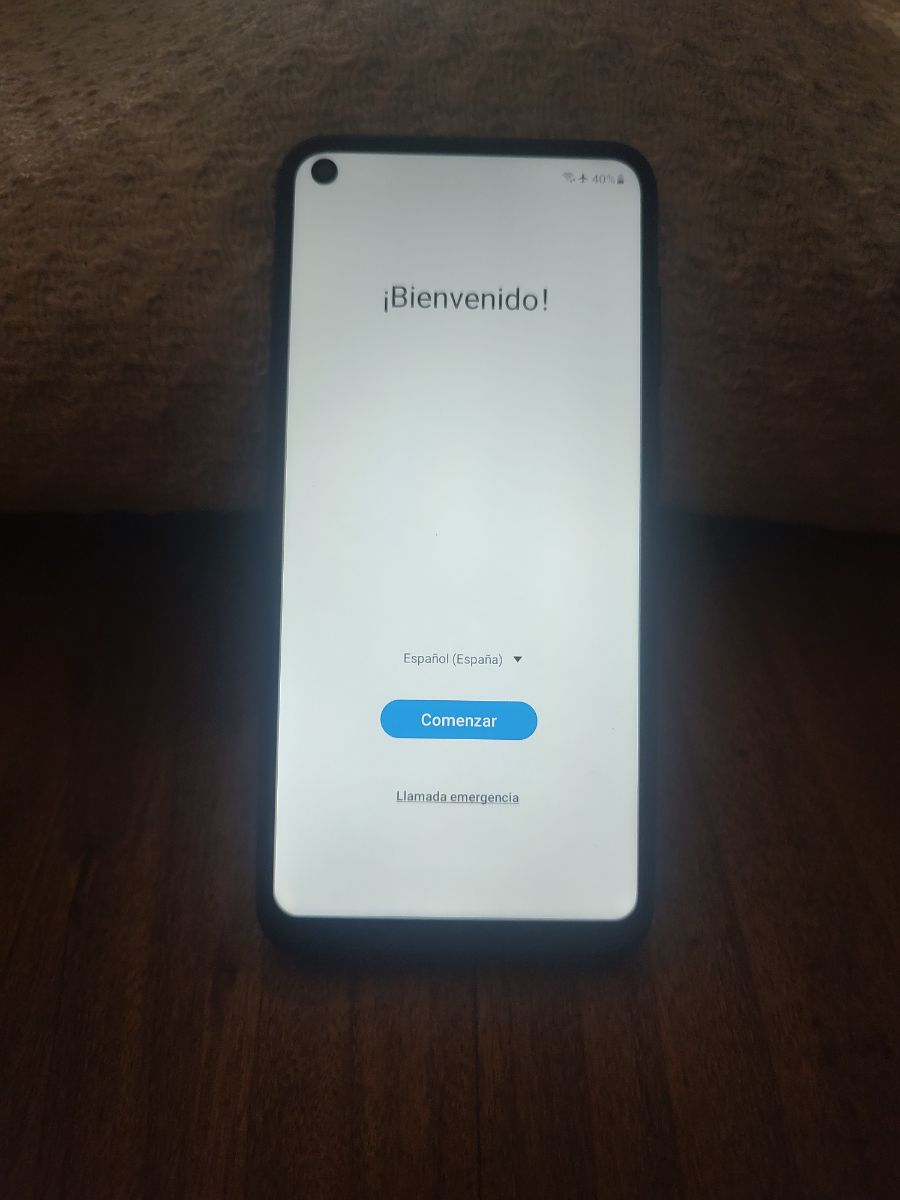 Celular samsung a 11 con detalle