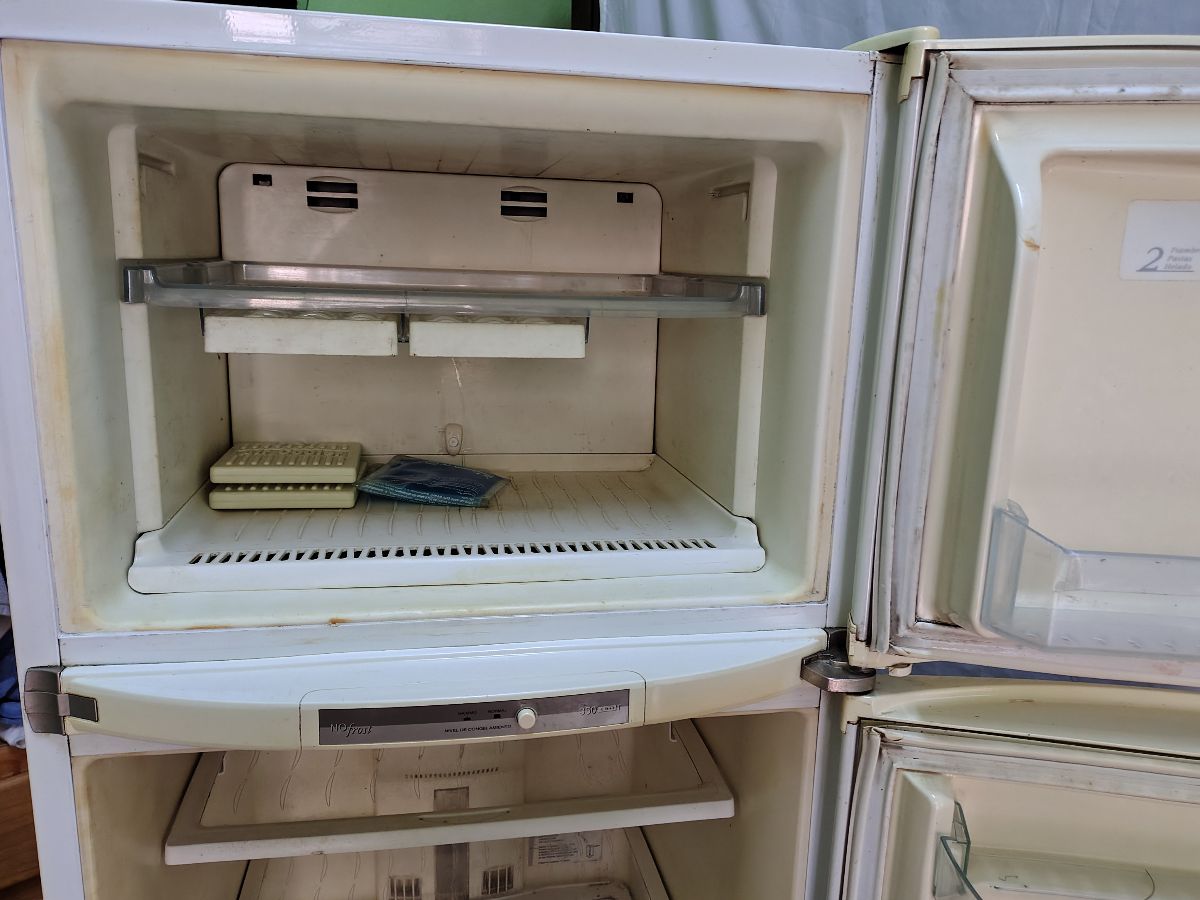 Heladera Whirlpool ARB 210 con Freezer