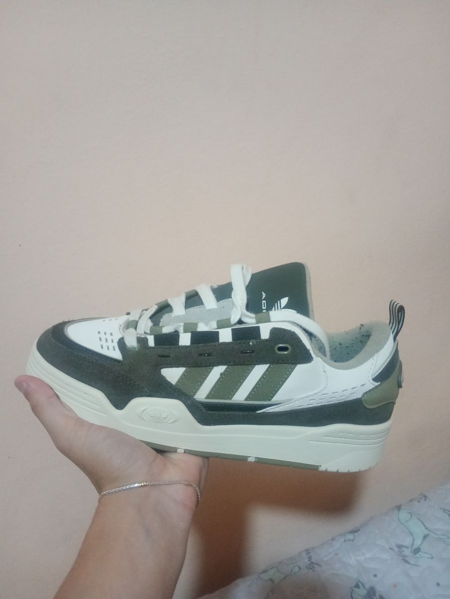 Zapatillas ADI2000 ORIGINAL, TALLE 42 COLOR VERDE Y MARRON