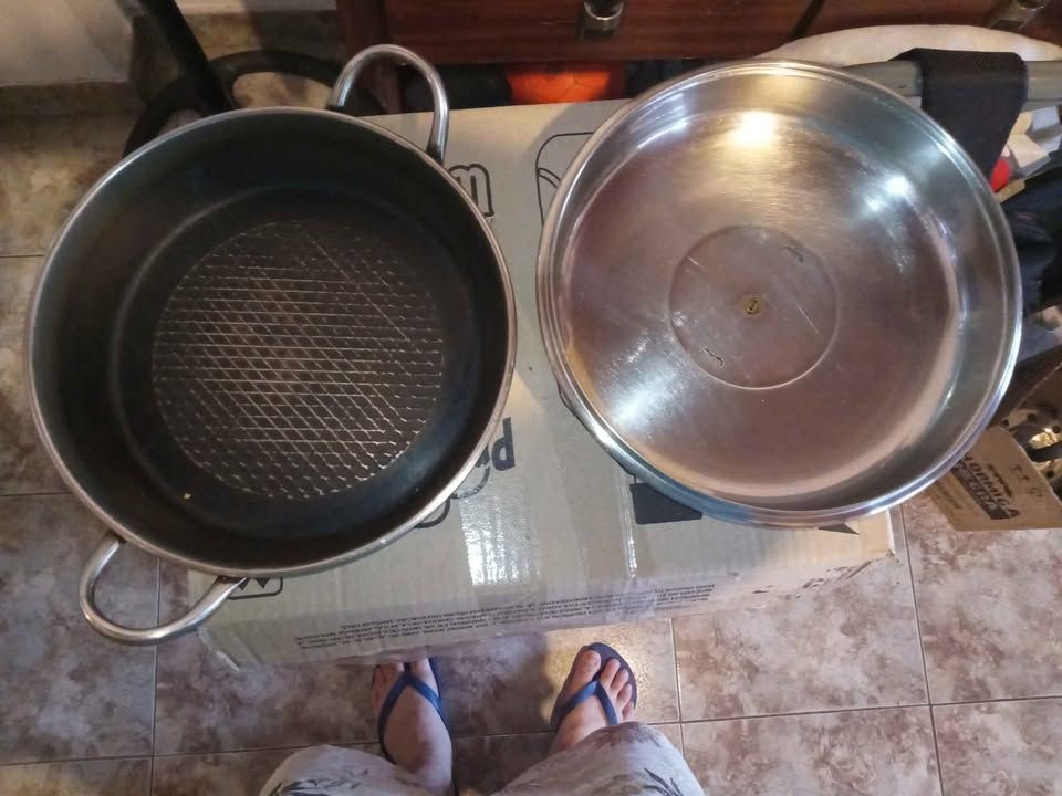Olla de acero.