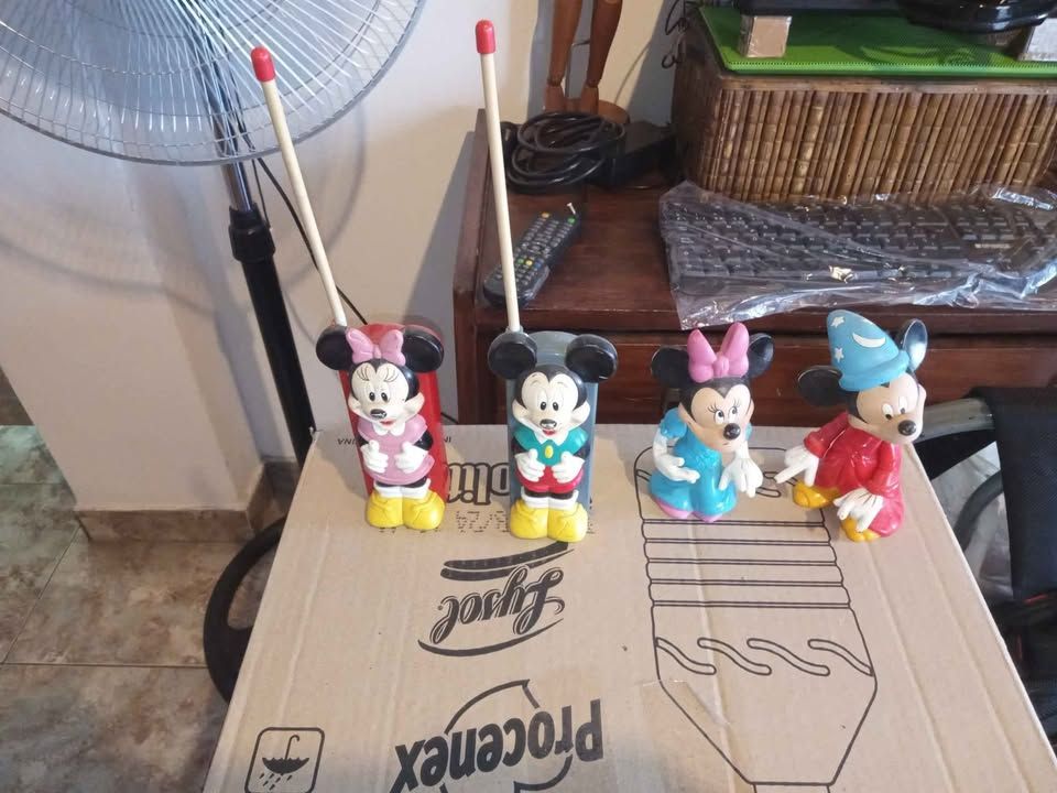 Muñecos Disney originales.