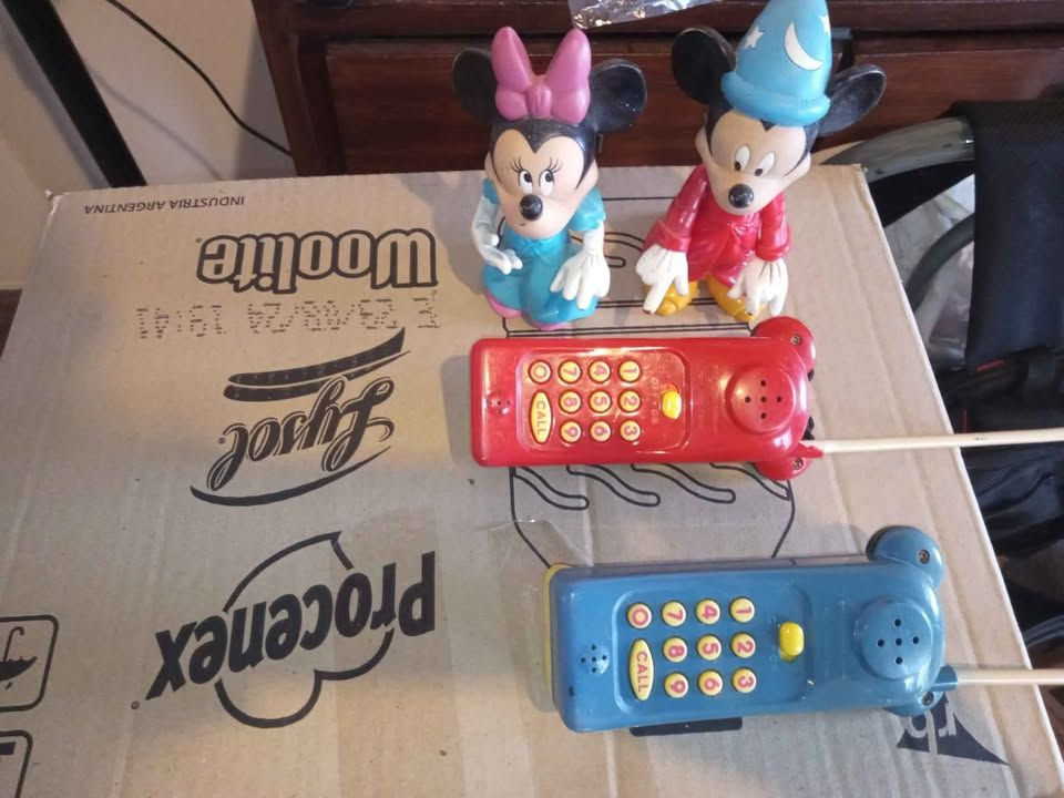Muñecos Disney originales.