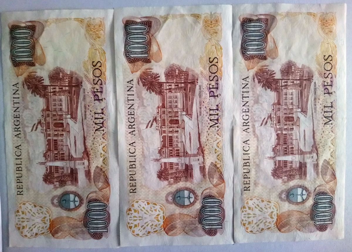 3 Billetes de 1000 pesos ley impecables.