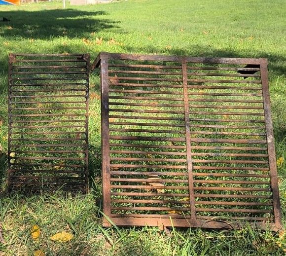 Mesa Plegable/valija Con 4 Banquitos